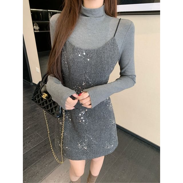 Long-Sleeve Mock Neck Plain T-Shirt / Spaghetti Strap Scoop Neck Sequin Mini A-Line Dress
